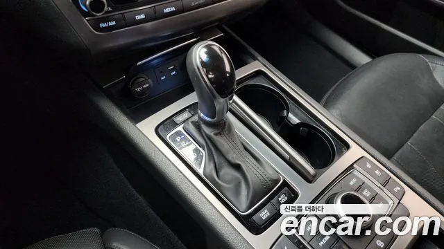 Hyundai Genesis 2015 — фото 9