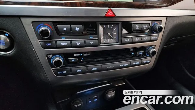 Hyundai Genesis 2015 — фото 16