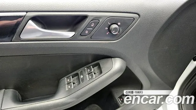 Volkswagen Jetta 2015 — фото 14