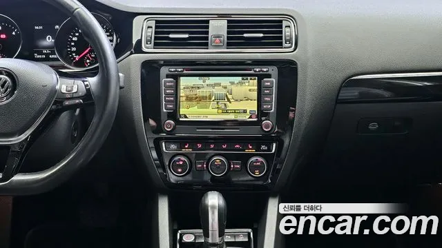 Volkswagen Jetta 2015 — фото 19