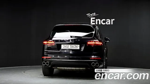 Porsche Cayenne 2015 — фото 4