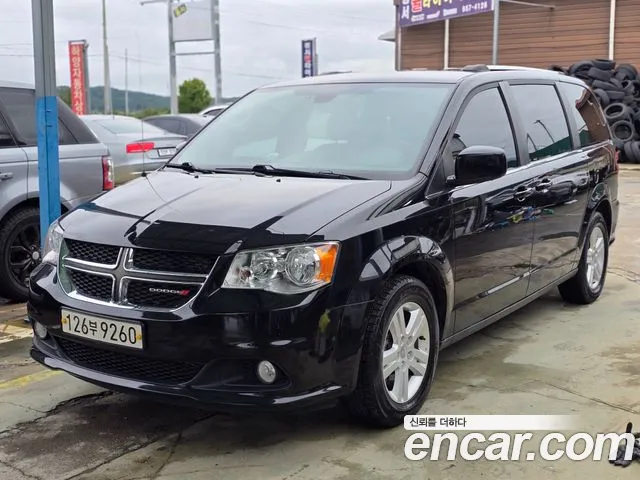 Dodge Grand Caravan 2019 — фото 1