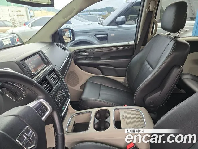 Dodge Grand Caravan 2019 — фото 12