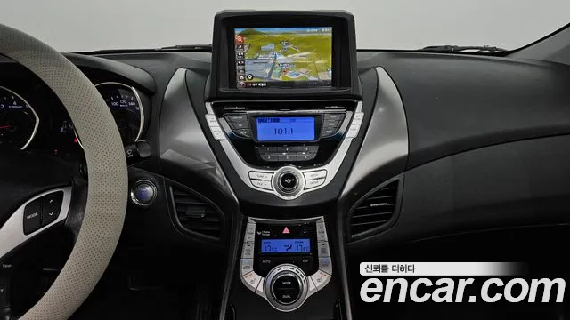Hyundai AVANTE 2012 — фото 14