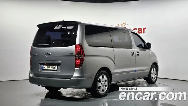 Hyundai Starex 2019 — фото 2