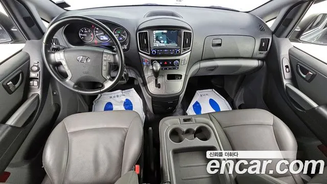 Hyundai Starex 2019 — фото 7