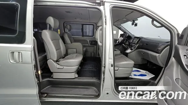 Hyundai Starex 2019 — фото 11