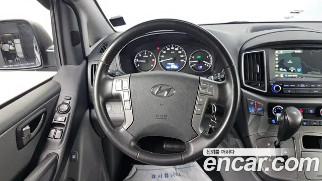 Hyundai Starex 2019 — фото 15