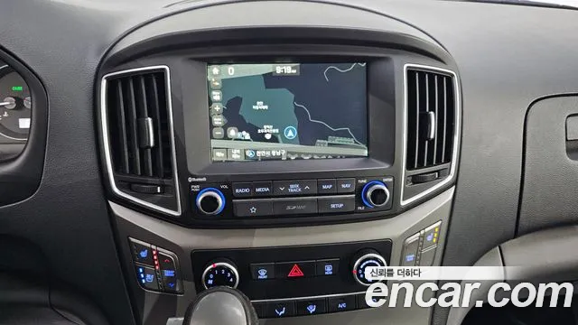 Hyundai Starex 2019 — фото 17