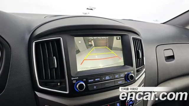 Hyundai Starex 2019 — фото 18