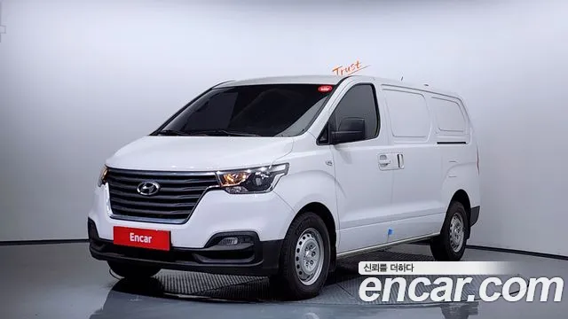 Hyundai Starex 2018 — фото 1