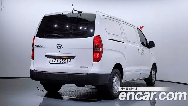 Hyundai Starex 2018 — фото 2