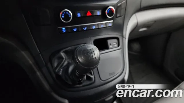 Hyundai Starex 2018 — фото 9