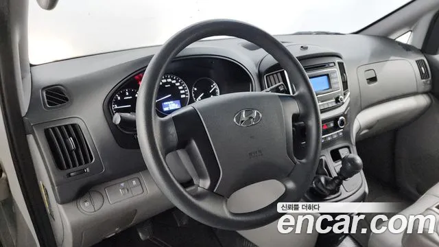 Hyundai Starex 2018 — фото 12