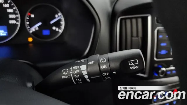 Hyundai Starex 2018 — фото 15