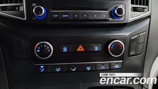 Hyundai Starex 2018 — фото 17