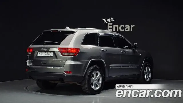 Jeep Cherokee 2011 — фото 2