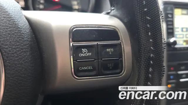 Jeep Cherokee 2011 — фото 18