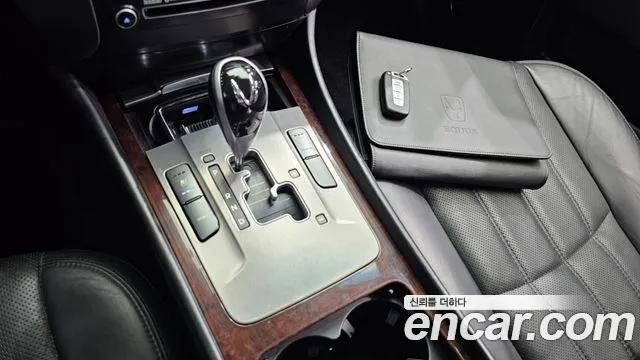 Hyundai Equus 2012 — фото 9