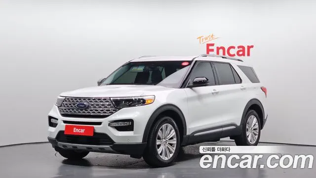 Ford Explorer 2023 — фото 1