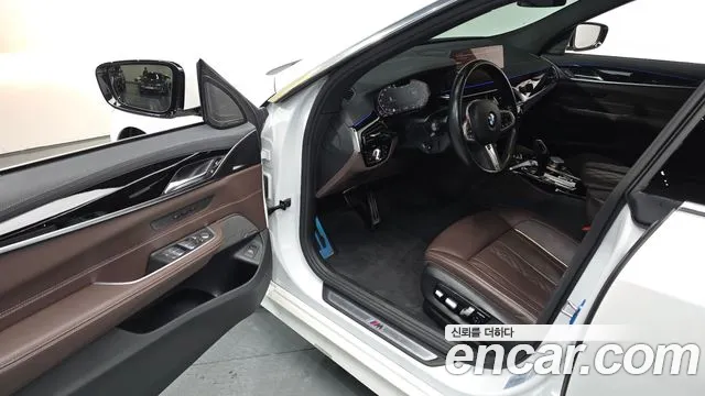 BMW Gran Turismo 2023 — фото 12