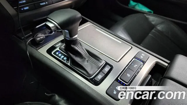 Hyundai Genesis 2016 — фото 9