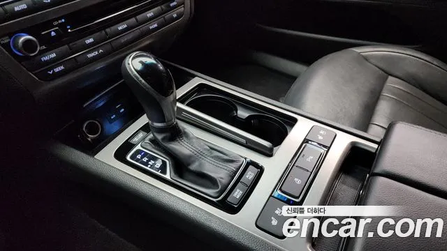 Hyundai Genesis 2016 — фото 9