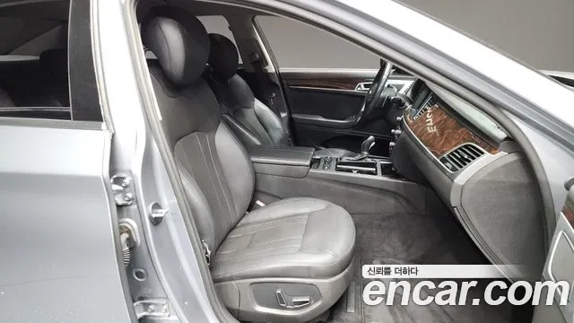 Hyundai Genesis 2016 — фото 11