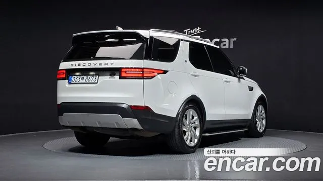 Land Rover Discovery 2017 — фото 2