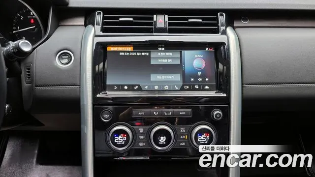 Land Rover Discovery 2017 — фото 14