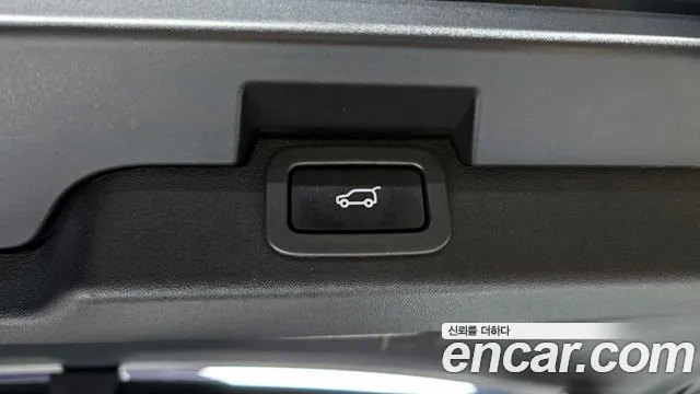 Land Rover Discovery 2017 — фото 20