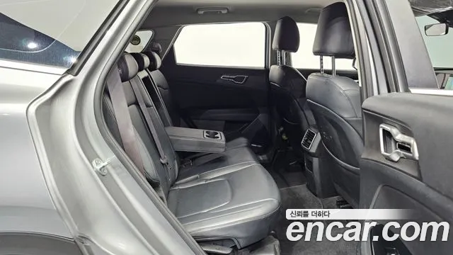 Kia Sportage 2022 — фото 12
