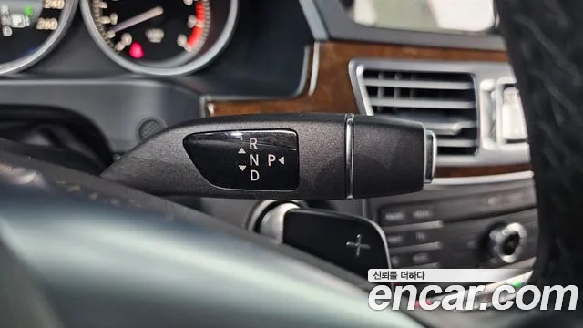 Mercedes-Benz E-Class 2016 — фото 9
