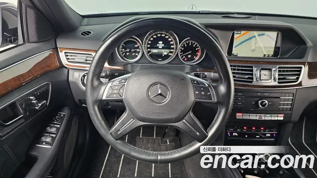 Mercedes-Benz E-Class 2016 — фото 13