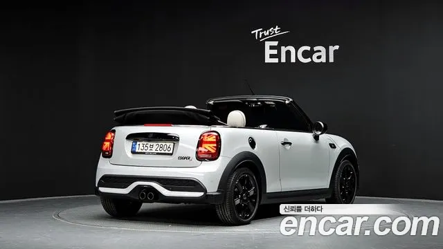 Mini Cooper Convertible 2023 — фото 2