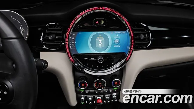 Mini Cooper Convertible 2023 — фото 14