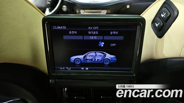 Hyundai Genesis 2012 — фото 18