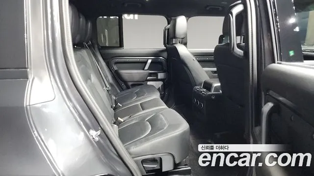 Land Rover Defender 2024 — фото 12