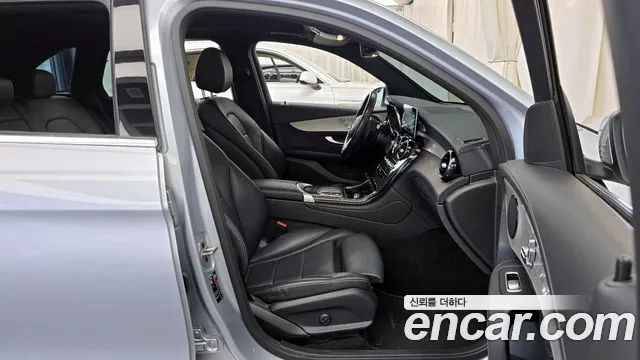 Mercedes-Benz GLC-Class 2022 — фото 11