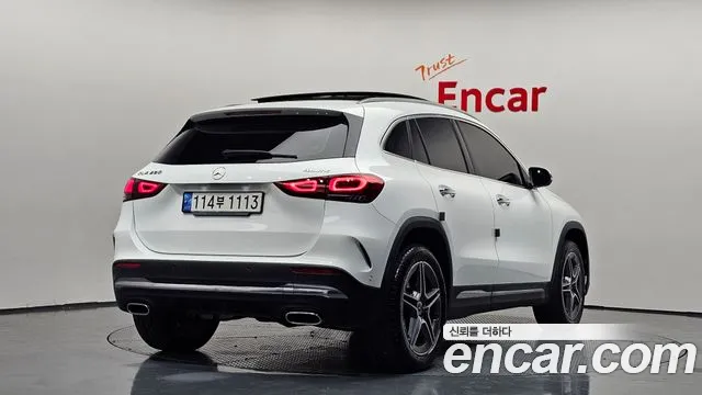Mercedes-Benz GLA-Class 2023 — фото 2