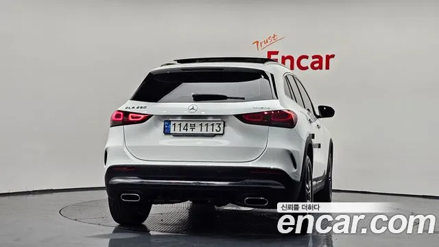 Mercedes-Benz GLA-Class 2023 — фото 4