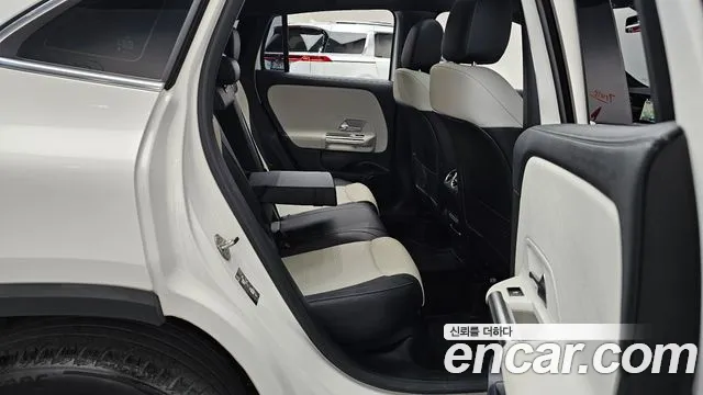 Mercedes-Benz GLA-Class 2023 — фото 12