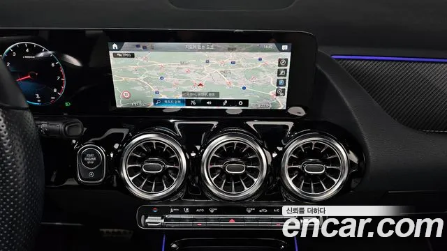 Mercedes-Benz GLA-Class 2023 — фото 15