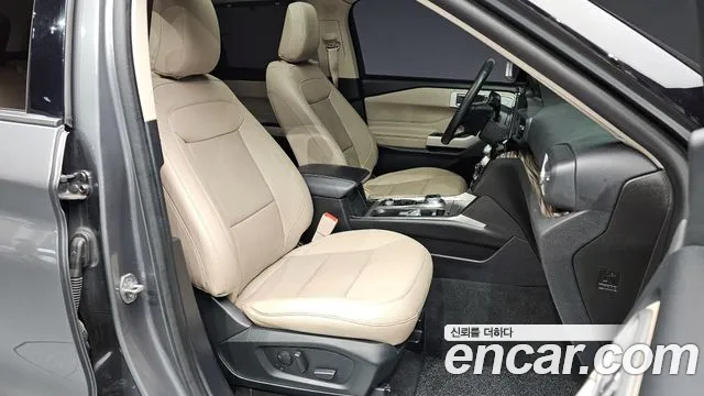 Ford Explorer 2021 — фото 10