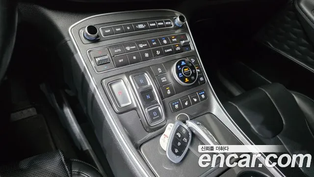 Hyundai Santafe 2022 — фото 9