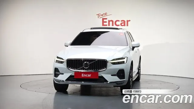 Volvo XC60 2022 — фото 3