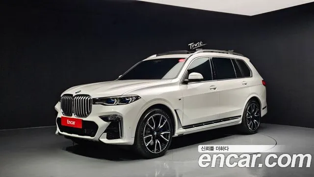 BMW X7 2022 — фото 1