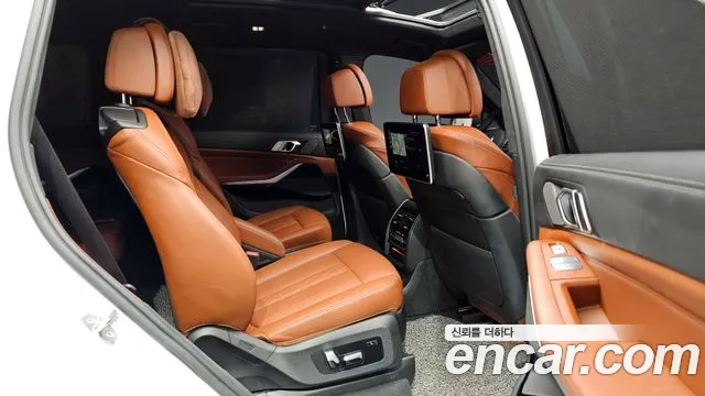 BMW X7 2022 — фото 11