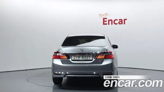 Honda Accord 2017 — фото 4