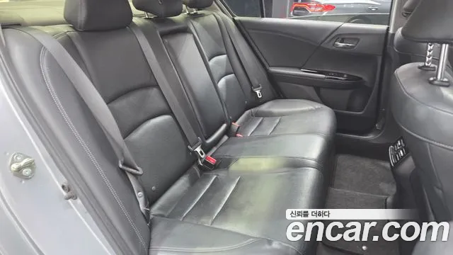Honda Accord 2017 — фото 12